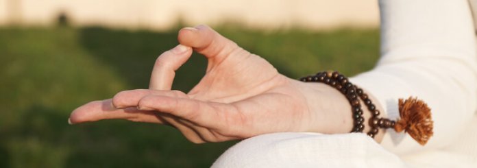 trisula mudra